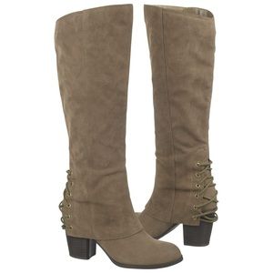 Fergalicious Toil 2 Tall Knee Boot - size 7.5
